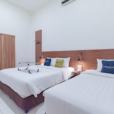Urbanview Darmo Residence Бандунг Екстериор снимка
