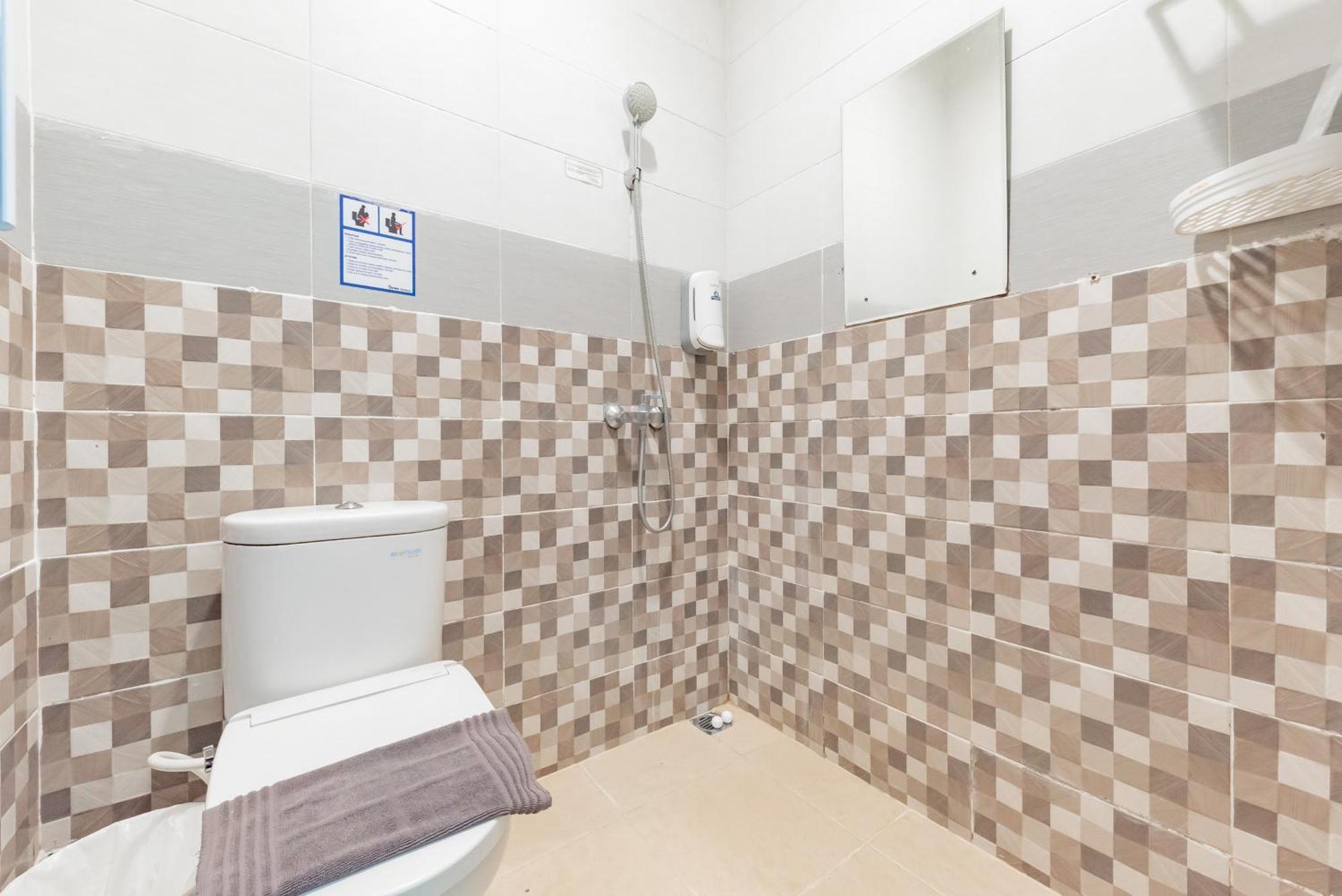 Urbanview Darmo Residence Бандунг Екстериор снимка