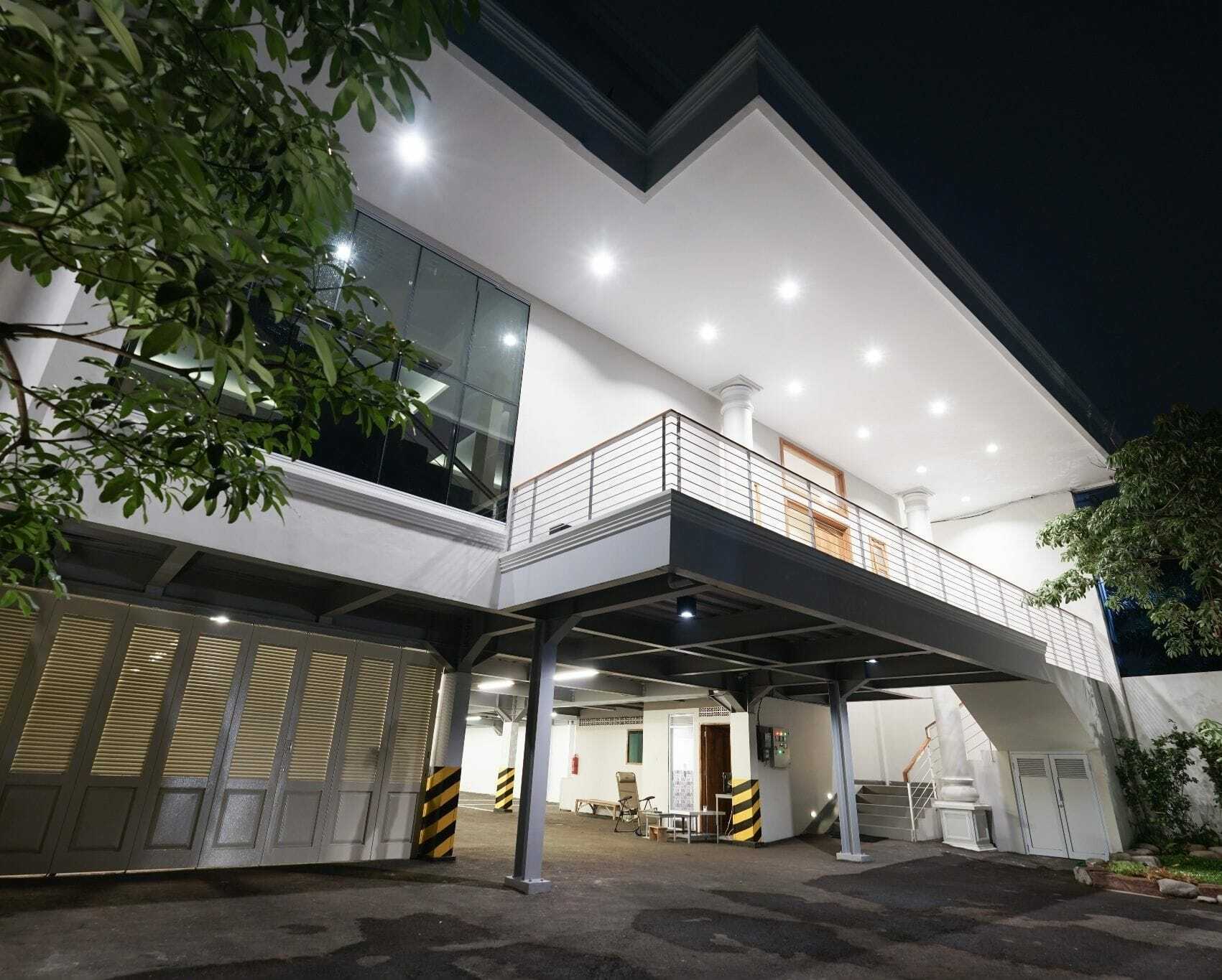 Urbanview Darmo Residence Бандунг Екстериор снимка