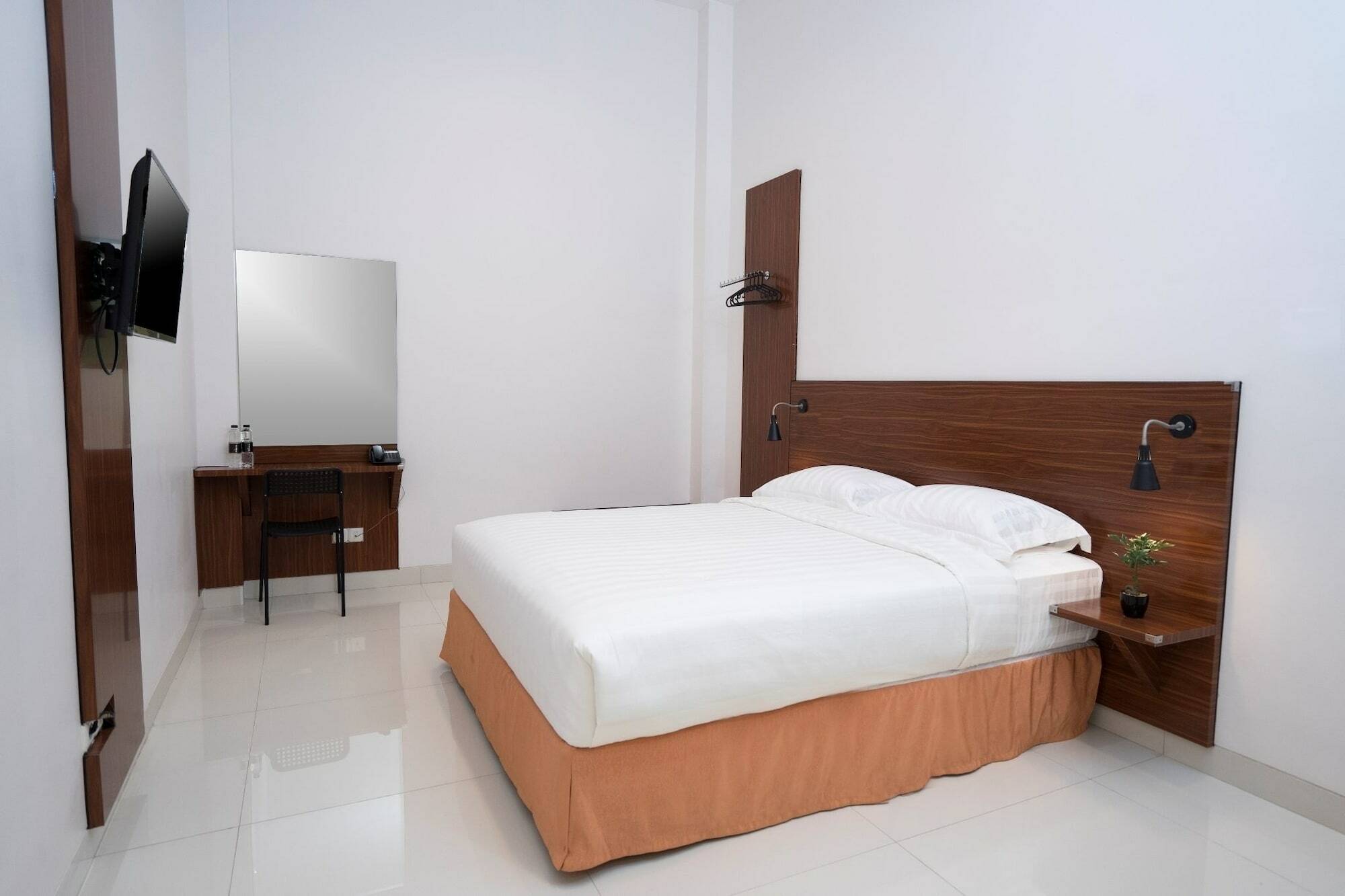 Urbanview Darmo Residence Бандунг Екстериор снимка